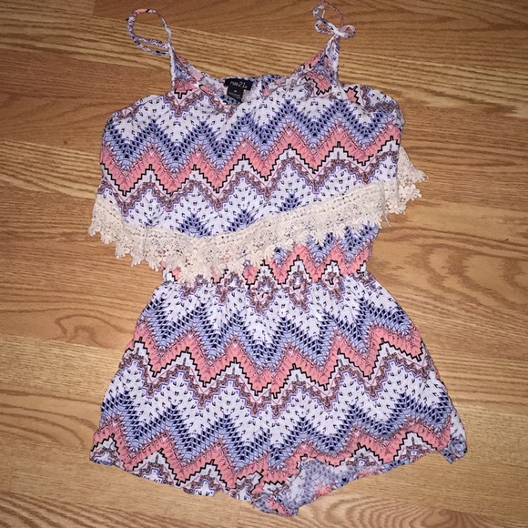 Romper - Picture 3 of 4